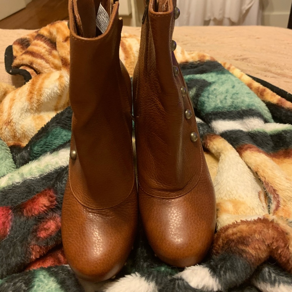 Adorable Uggs! - image 1